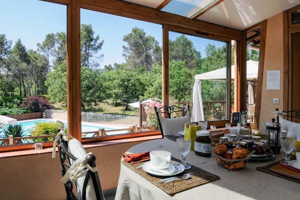 Photo of Patio Balcony in Greasque