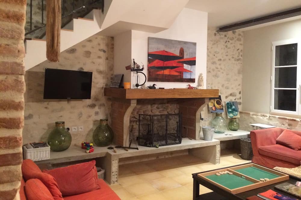 Photo of Livingroom in Villelongue-dels-Monts
