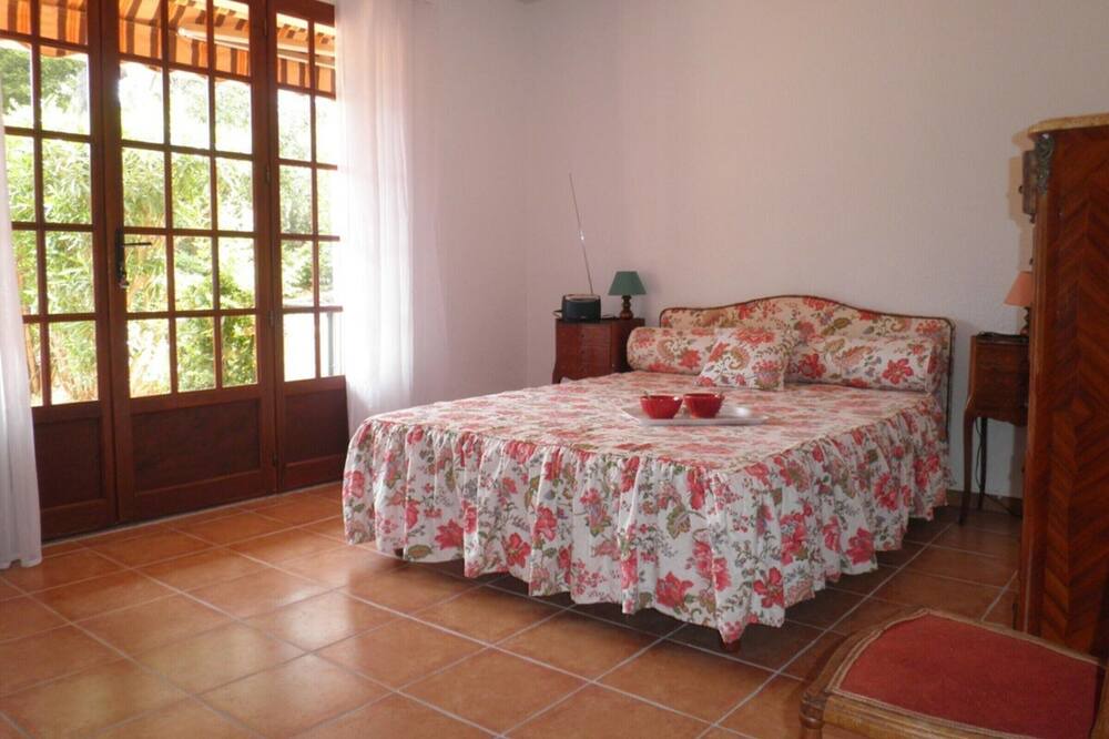 Photo of Bedroom in Boulouris-sur-Mer