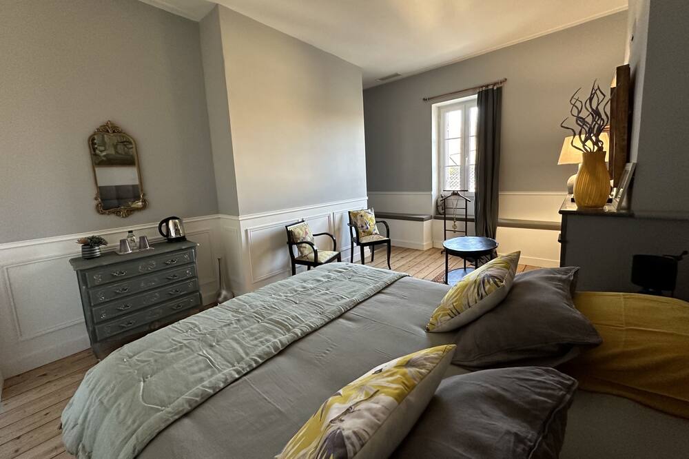 Photo of Bedroom in Saint-Estephe