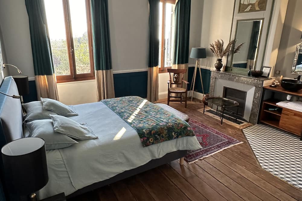 Photo of Bedroom in Saint-Estephe