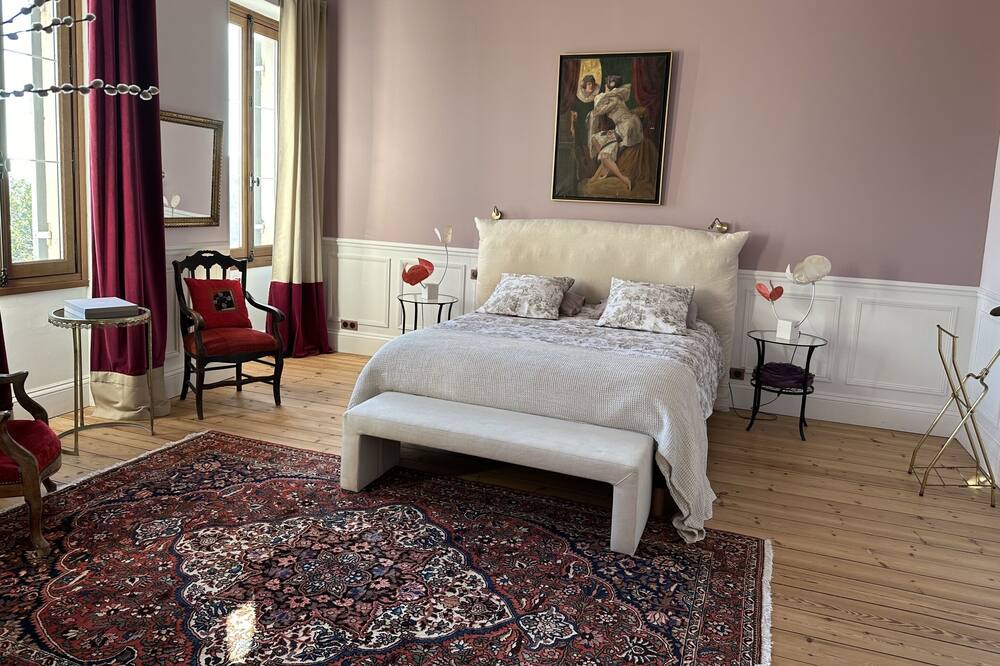 Photo of Bedroom in Saint-Estephe