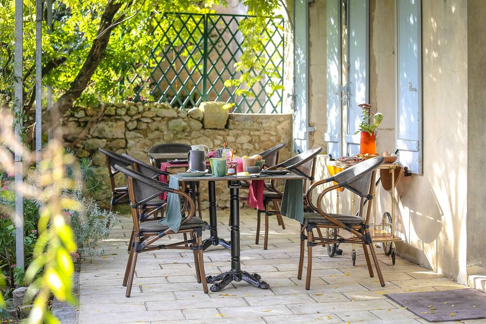 Photo of Outdoor in Saint-Estephe