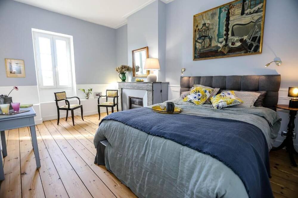 Photo of Bedroom in Saint-Estephe