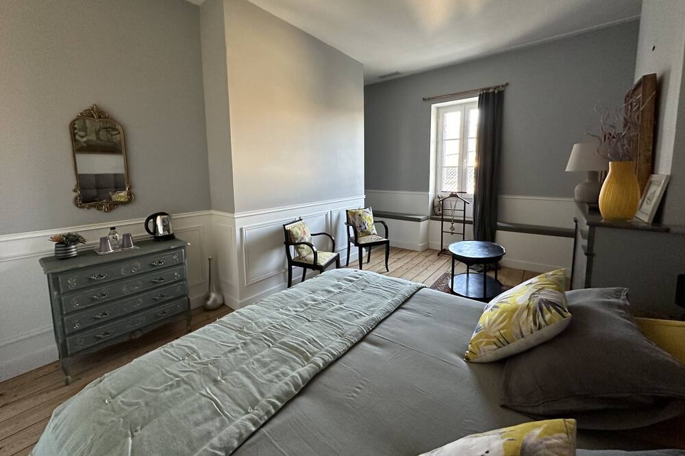 Photo of Bedroom in Saint-Estephe