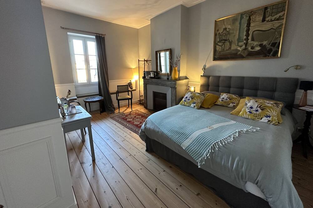 Photo of Bedroom in Saint-Estephe