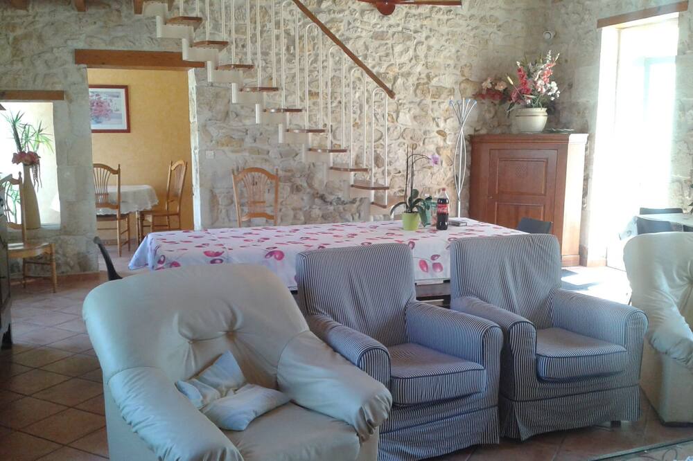 Photo of Livingroom in Queyrac