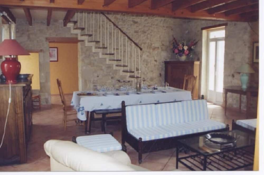 Photo of Livingroom in Queyrac