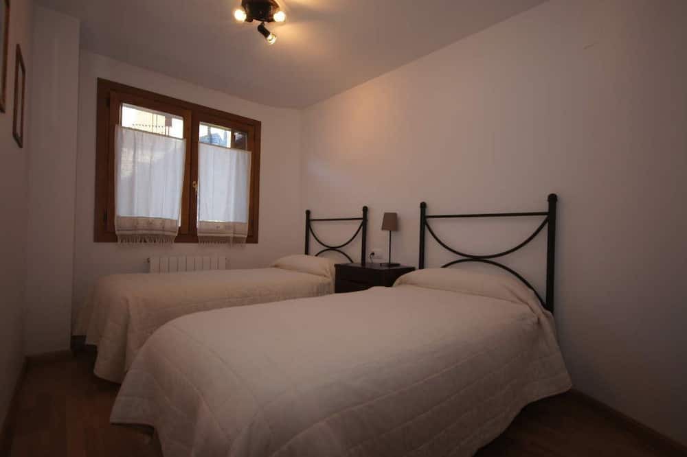 Photo of Bedroom in Linsoles