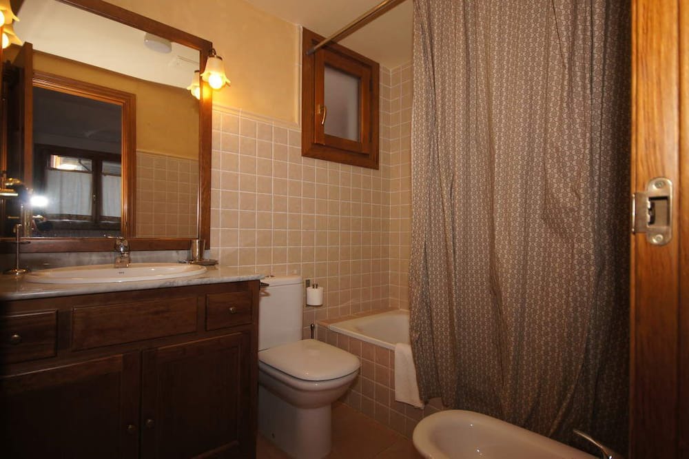 Photo of Bathroom in Linsoles