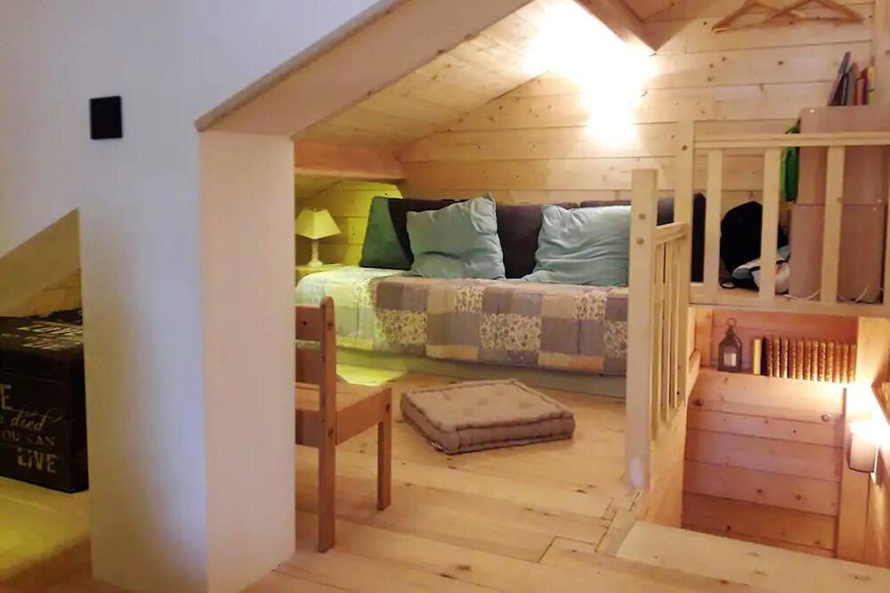 Photo of Livingroom in Peone