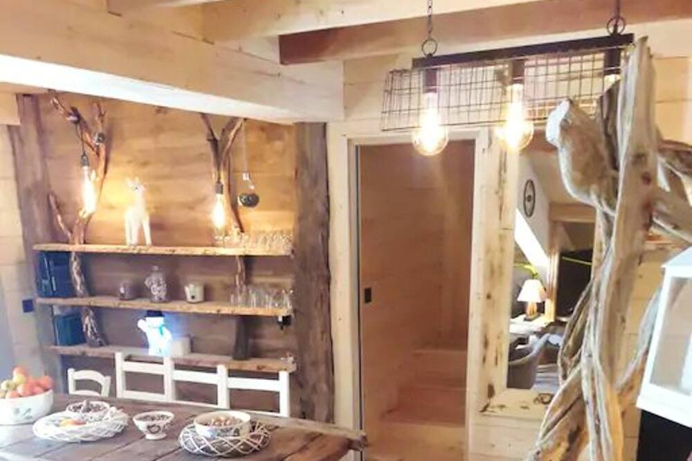Photo of Livingroom in Peone