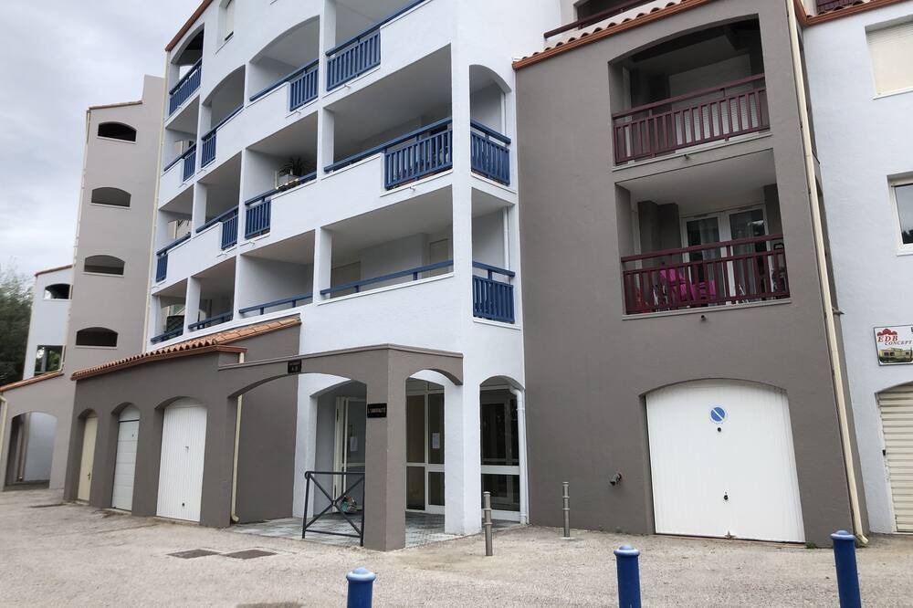 Photo of Outdoor in Le Port