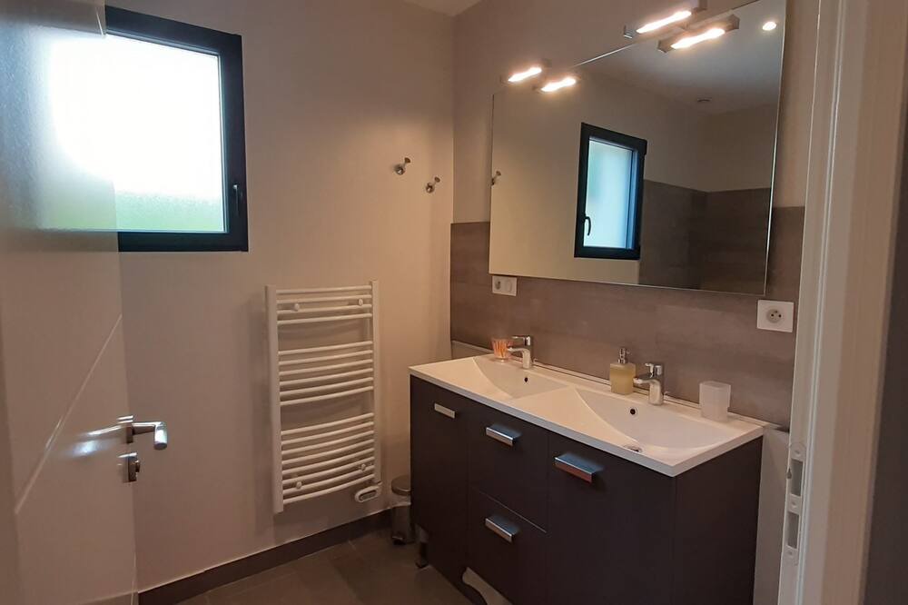 Photo of Bathroom in Valence