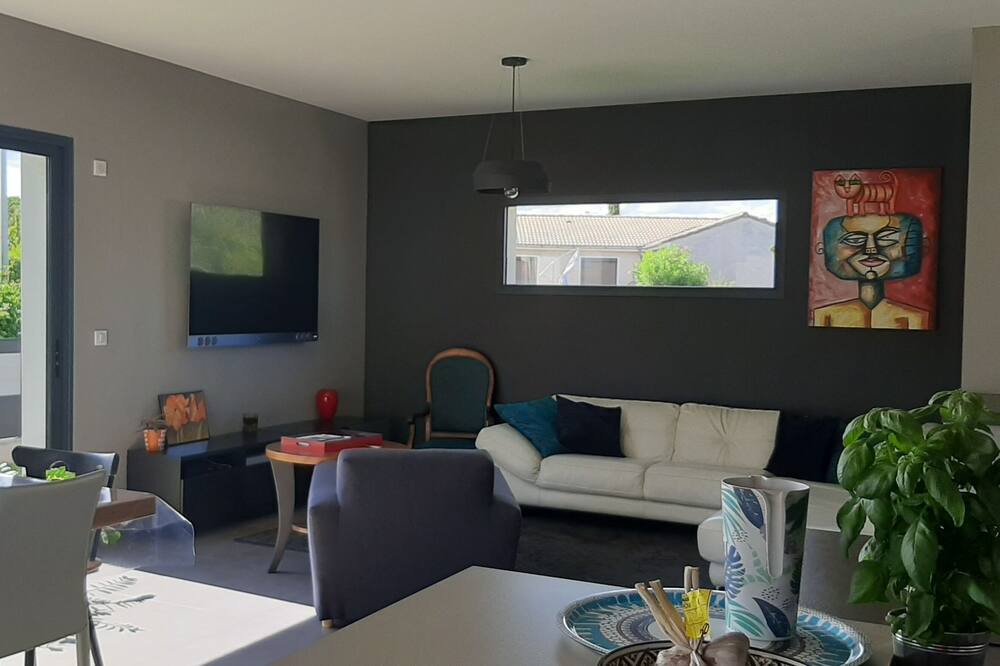 Photo of Livingroom in Valence