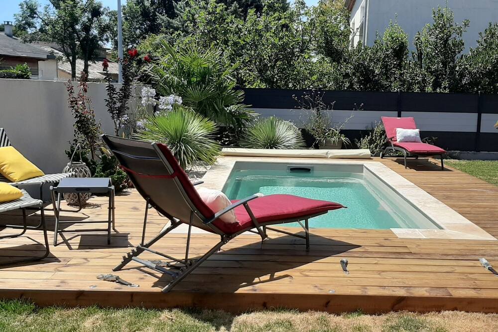 Photo of Outdoor in Valence