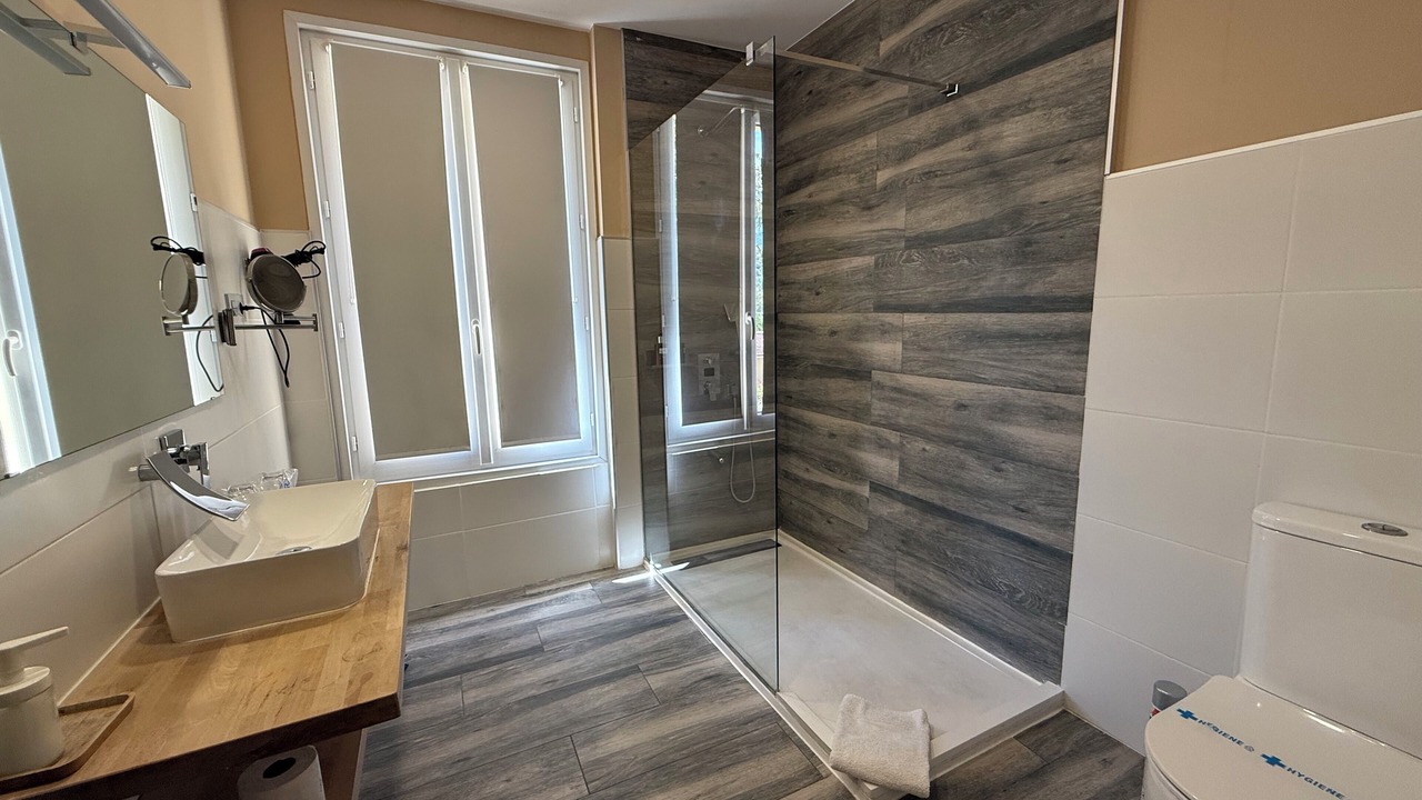 Photo of Bathroom in Belvianes-et-Cavirac