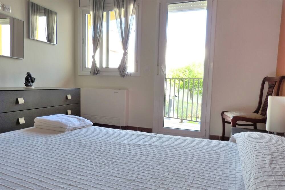 Photo of Bedroom in Alcover