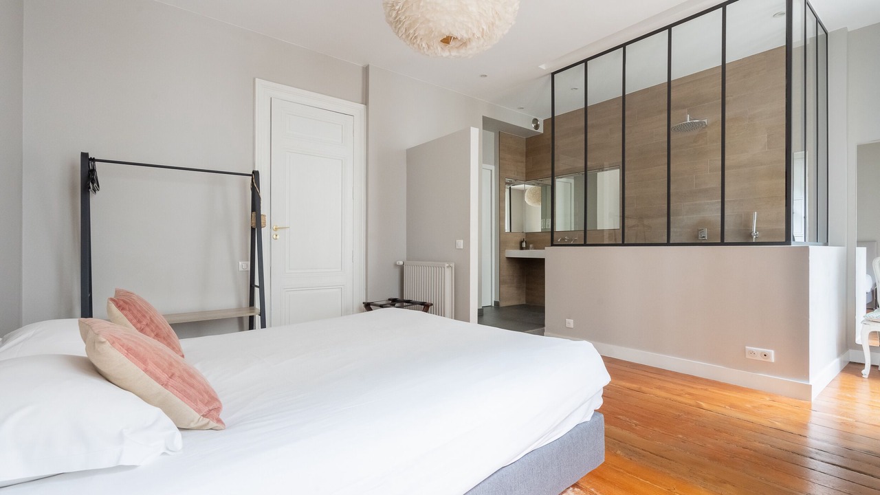 Photo of Bedroom in Bordeaux City Centre