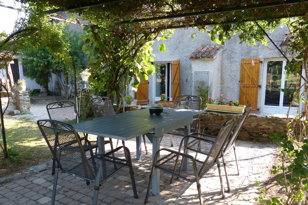 Photo of Patio Balcony in Mirandol-Bourgnounac