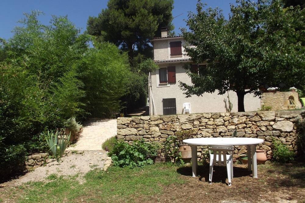 Photo of Outdoor in Salon-de-Provence