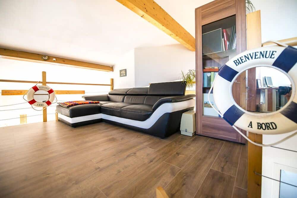 Photo of Livingroom in Saint-Romain-de-Lerps