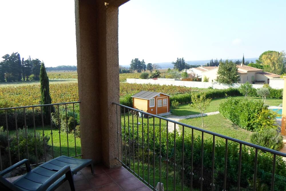 Photo of Patio Balcony in Sainte-Cecile-les-Vignes
