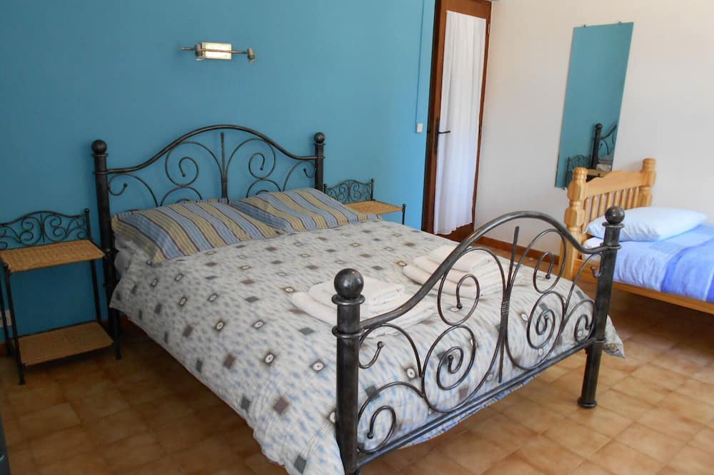 Photo of Bedroom in Bize-Minervois