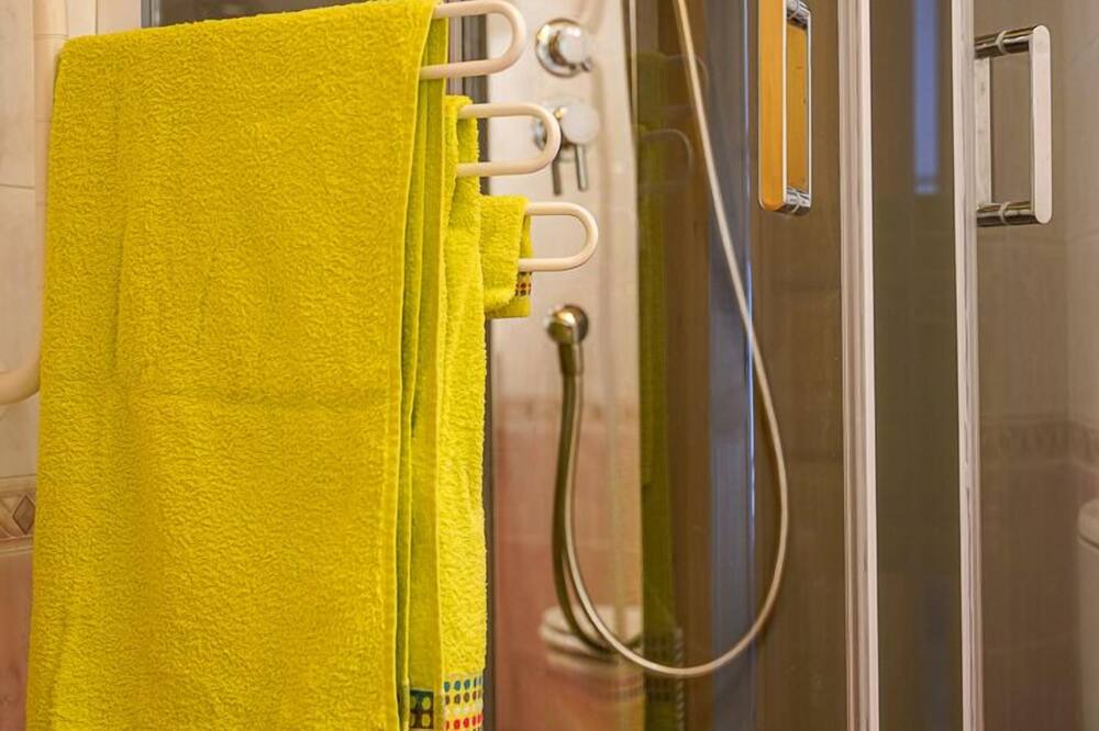 Photo of Bathroom in Paulhac-en-Margeride