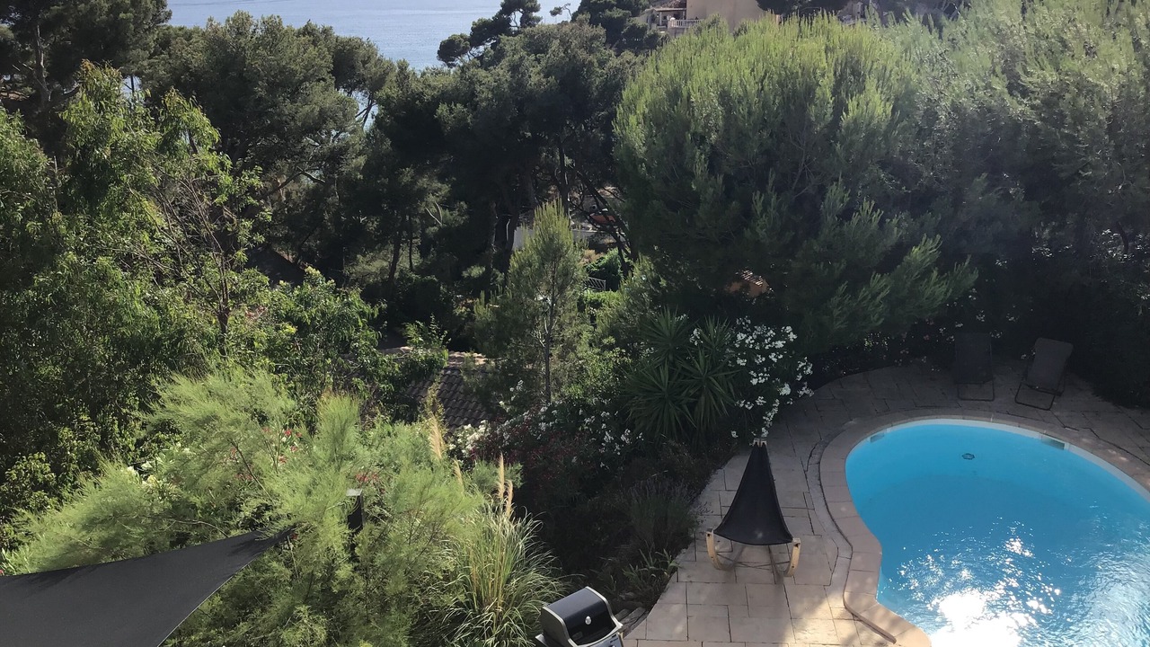 Photo of Outdoor in Ensues-la-Redonne