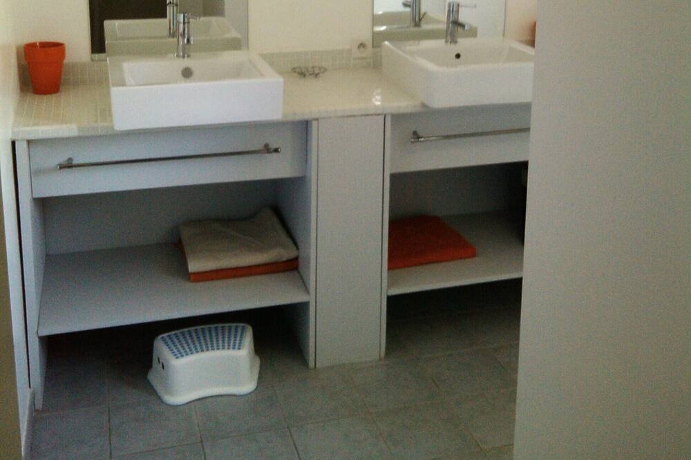 Photo of Bathroom in Labeaume