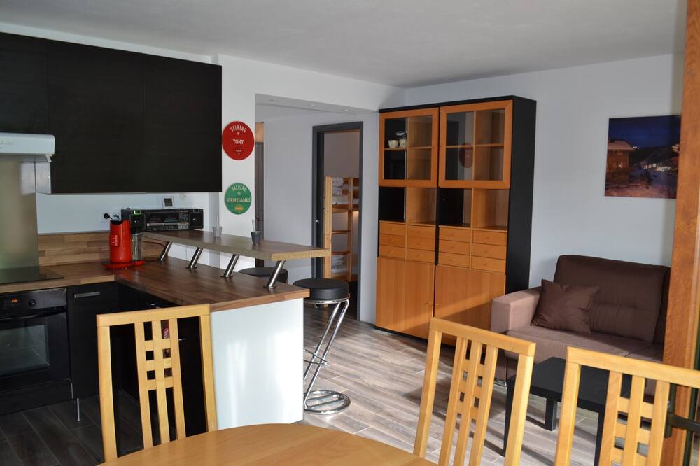 Photo of Livingroom in Peone