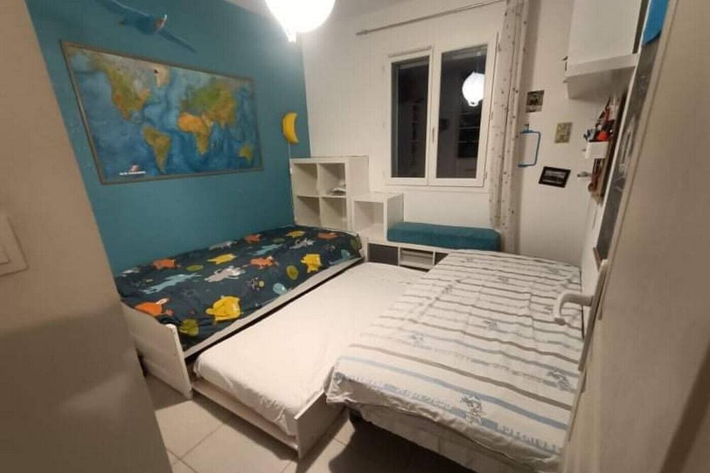 Photo of Bedroom in Ensues-la-Redonne