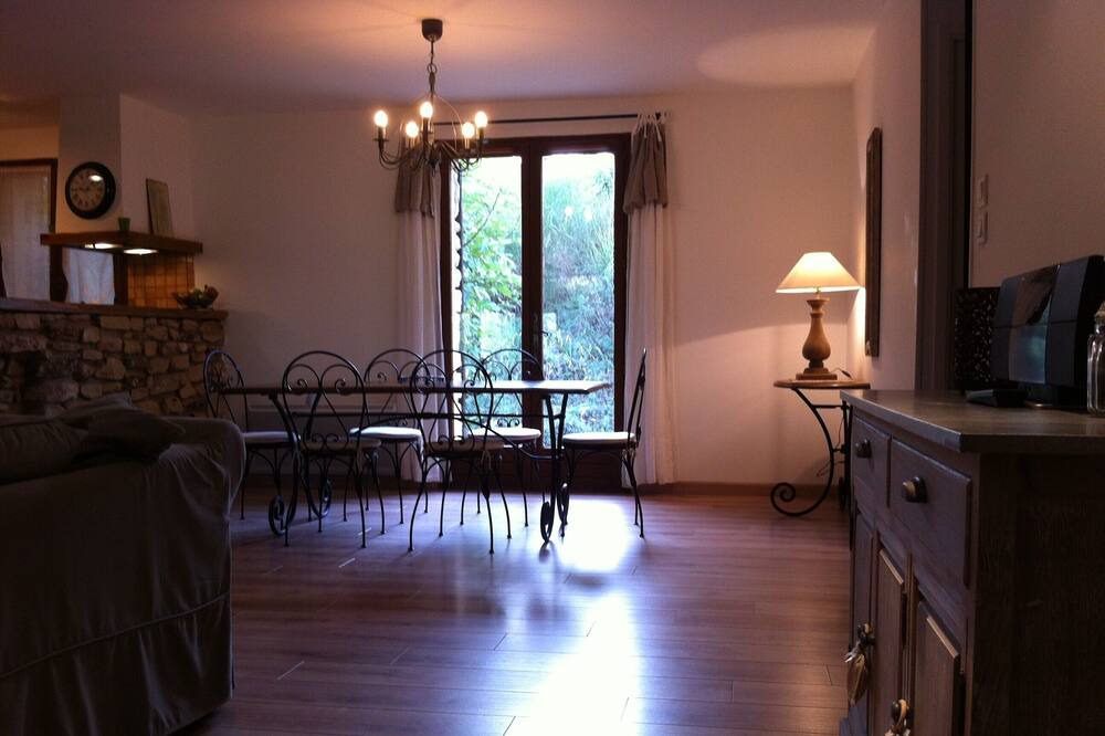 Photo of Livingroom in La Roque-sur-Pernes