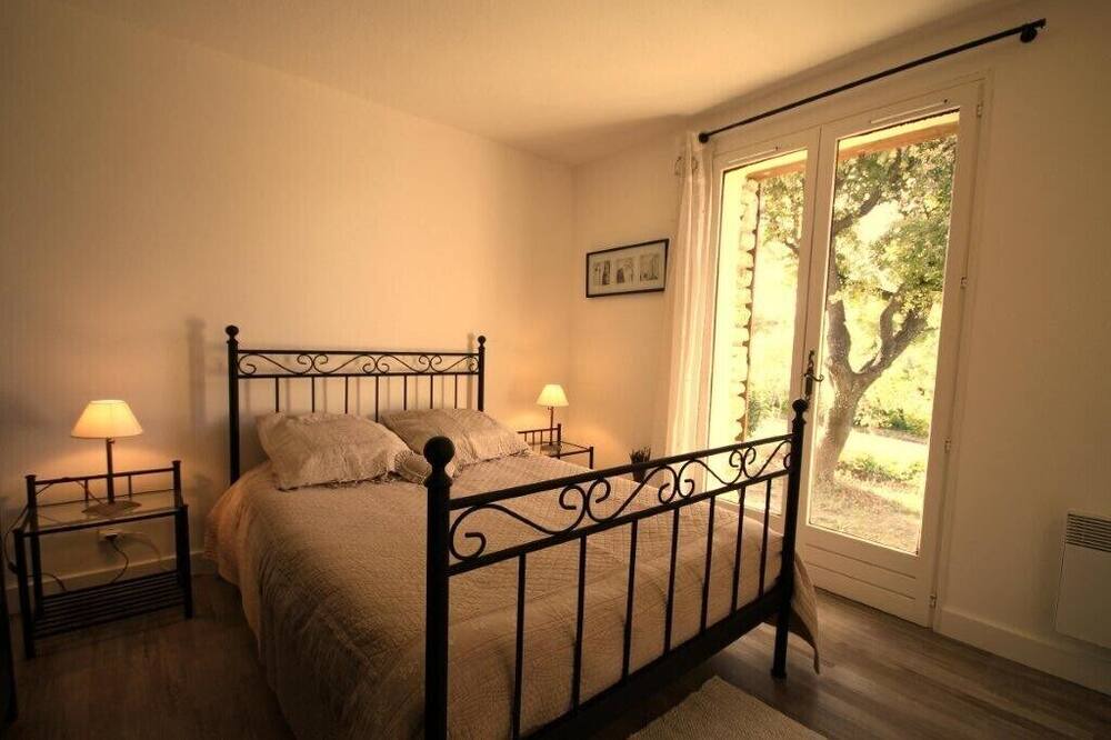 Photo of Bedroom in La Roque-sur-Pernes