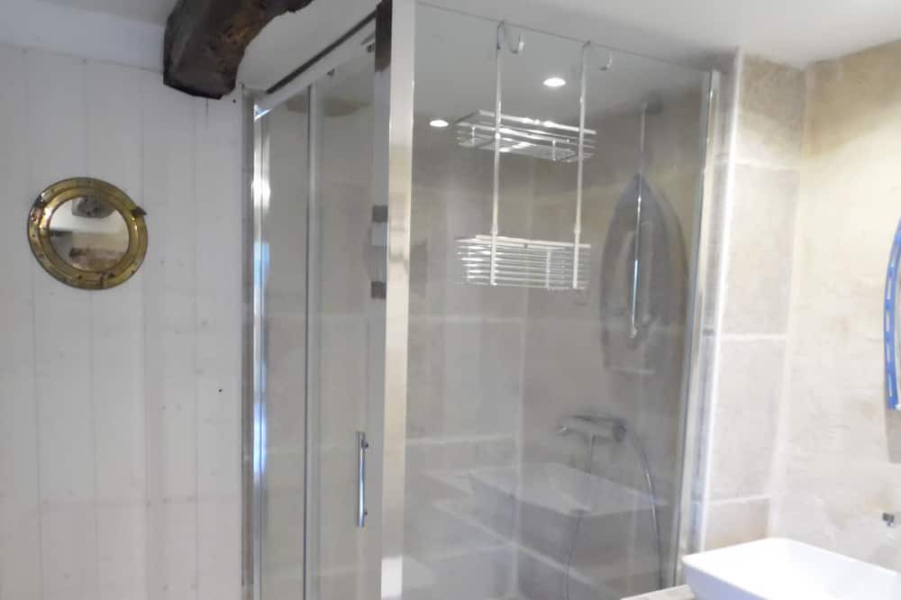 Photo of Bathroom in Vabre-Tizac