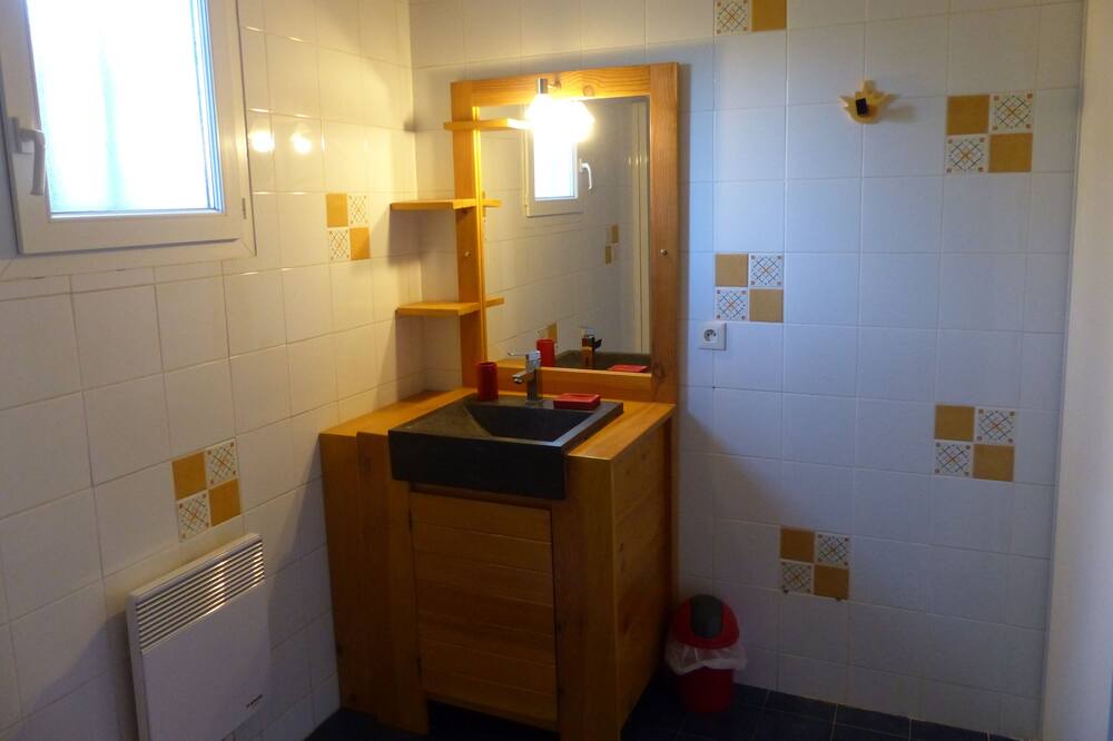 Photo of Bathroom in Saint-Julien-les-Rosiers
