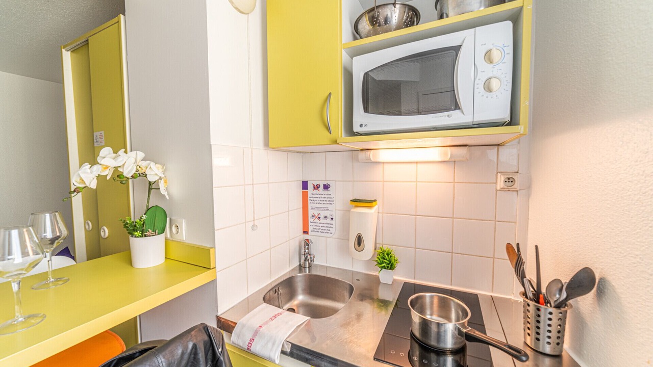 Photo of Kitchen in Center