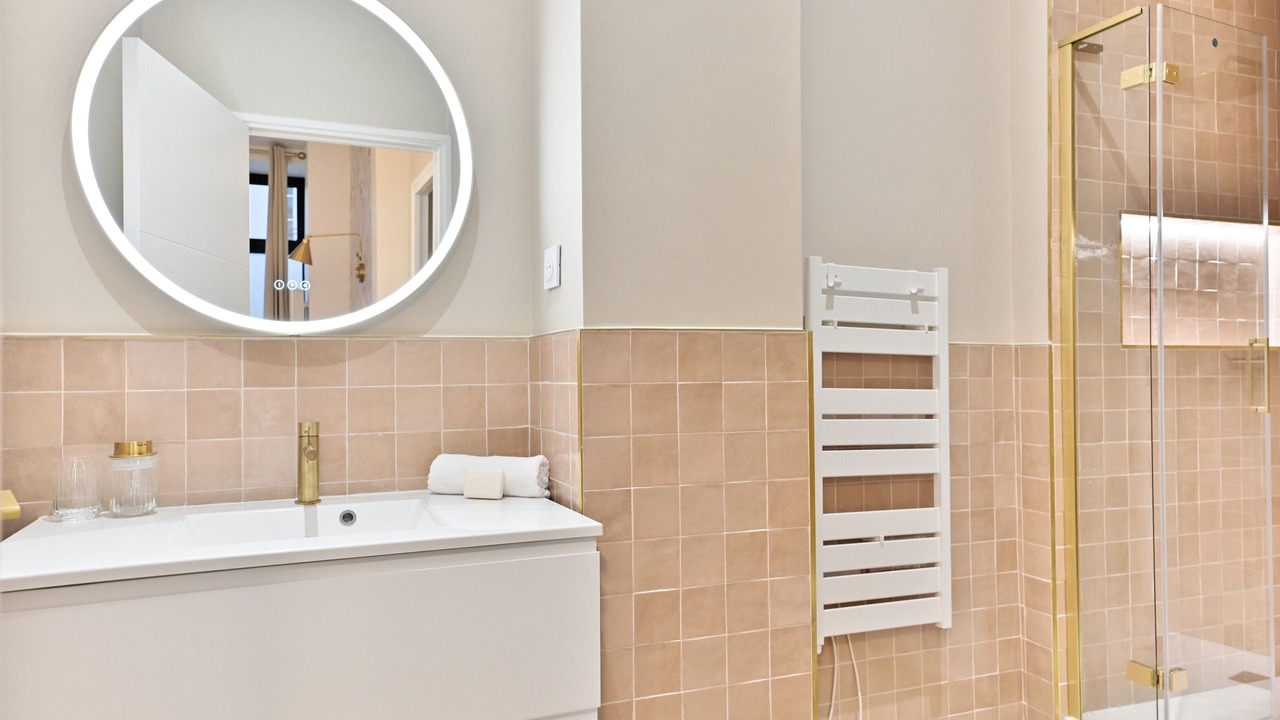 Photo of Bathroom in Quartier du Mail
