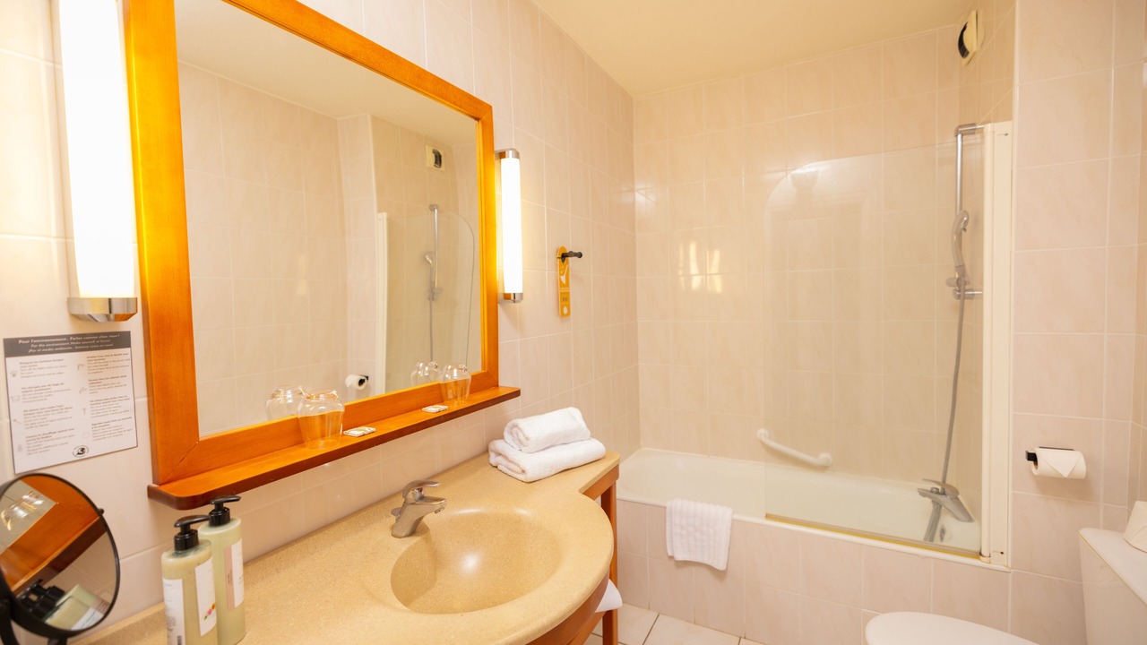 Photo of Bathroom in Onet-le-Chateau
