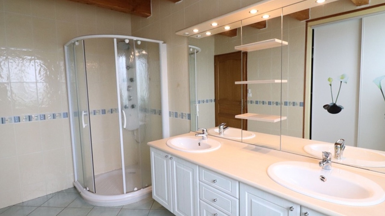 Photo of Bathroom in Jou-sous-Monjou