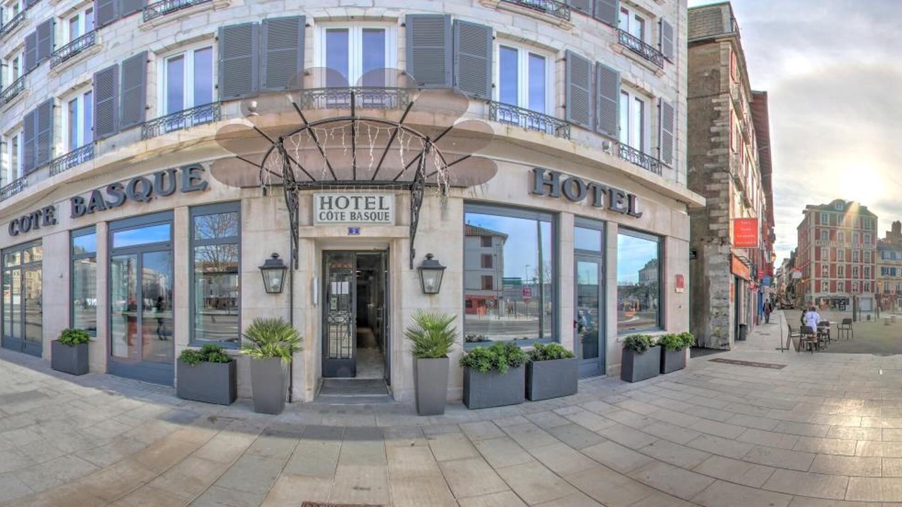 Photo of Buildings in Bayonne