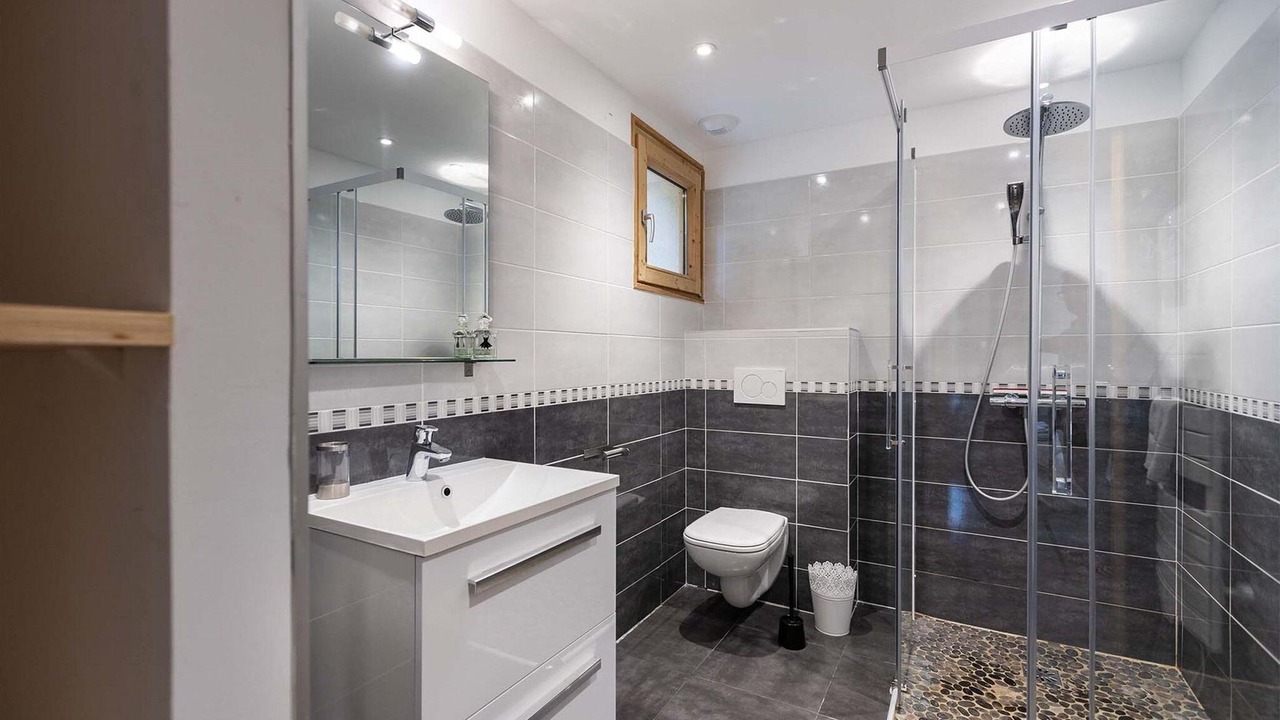 Photo of Bathroom in Nancroit