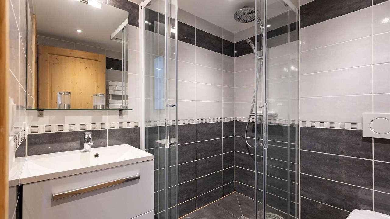 Photo of Bathroom in Nancroit