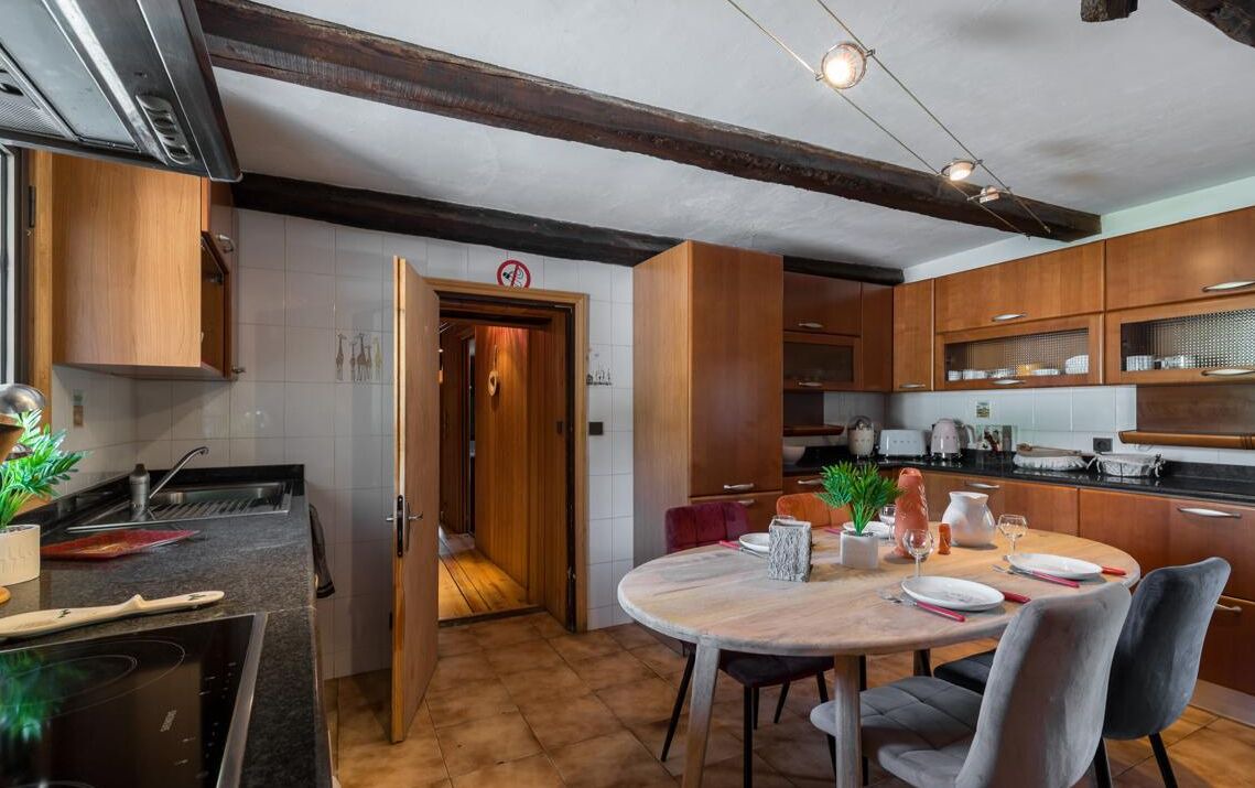 Photo of Kitchen in Saint-Etienne-de-Tinee