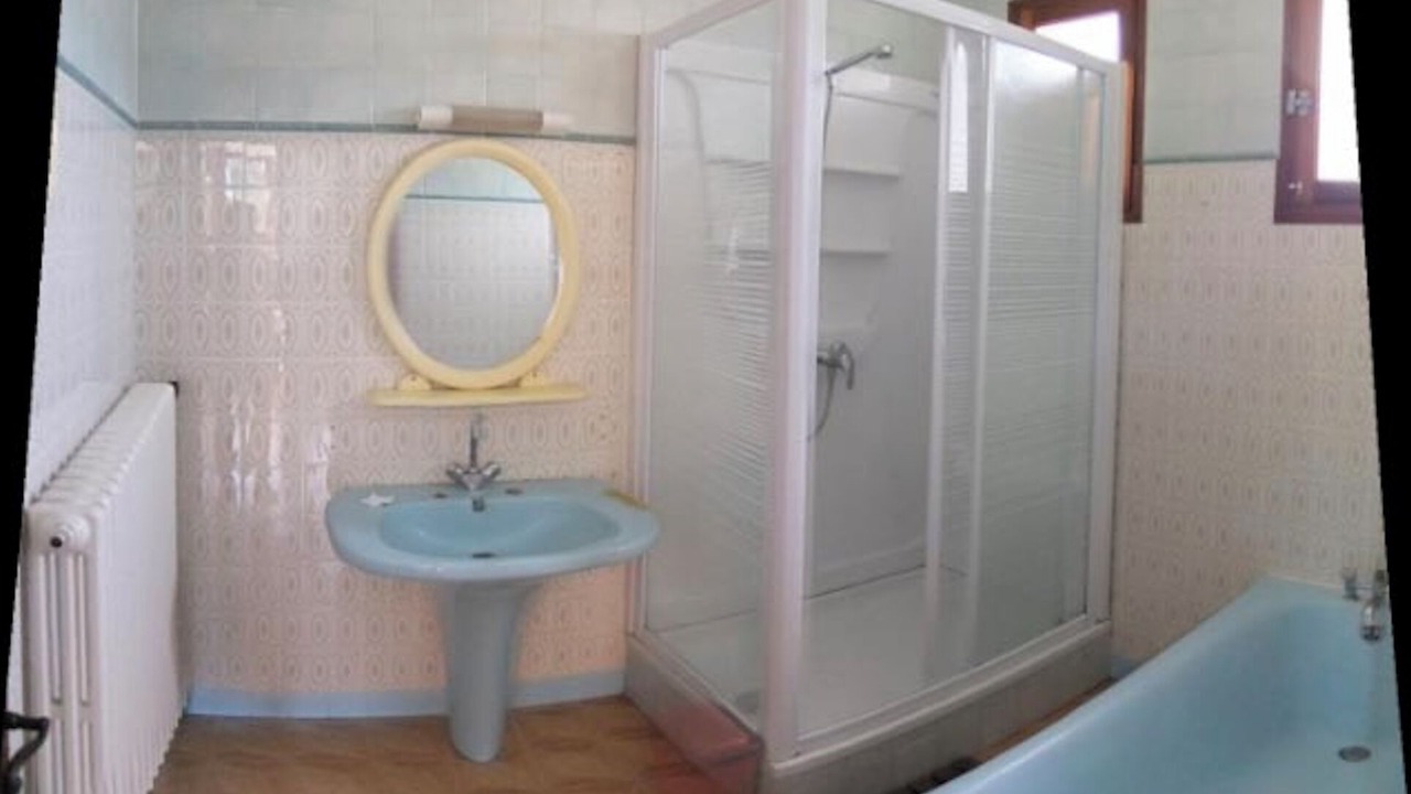 Photo of Bathroom in Villedieu