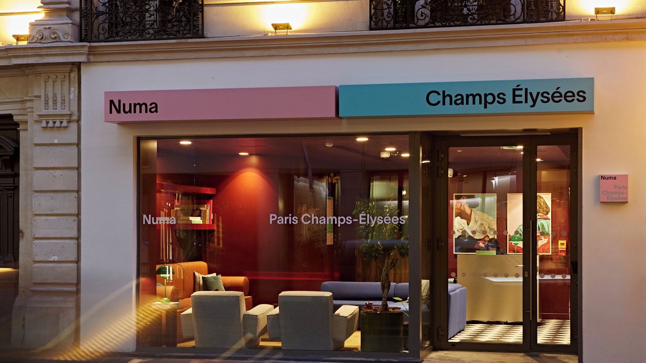 Photo of Outdoor in Champs-Elysees