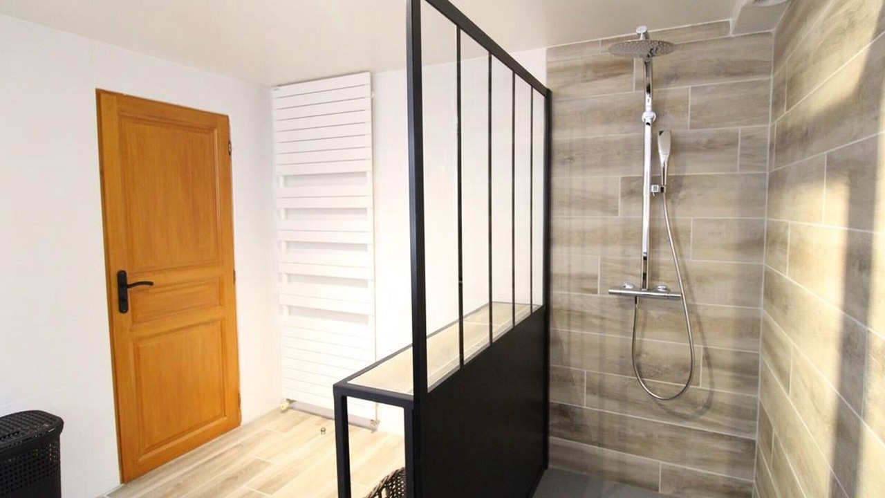 Photo of Bathroom in Saint-Etienne-de-Carlat