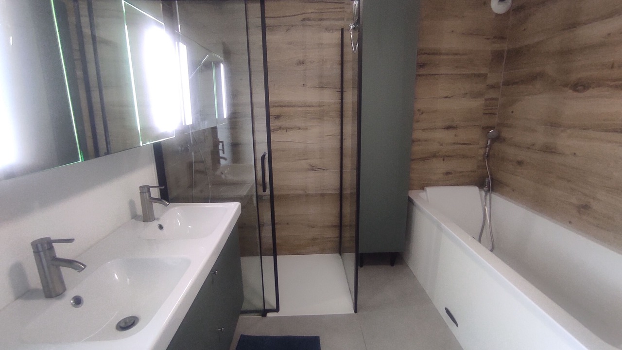 Photo of Bathroom in Brison-Saint-Innocent