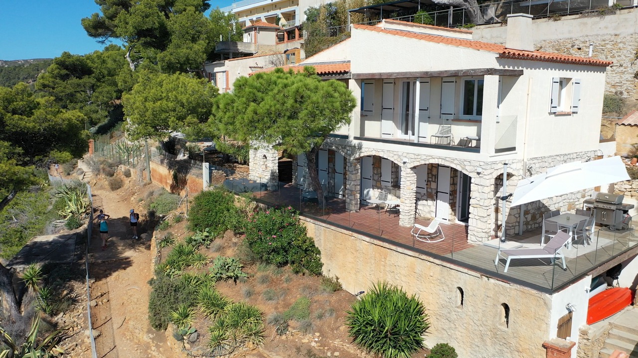 Photo of Outdoor in Ensues-la-Redonne